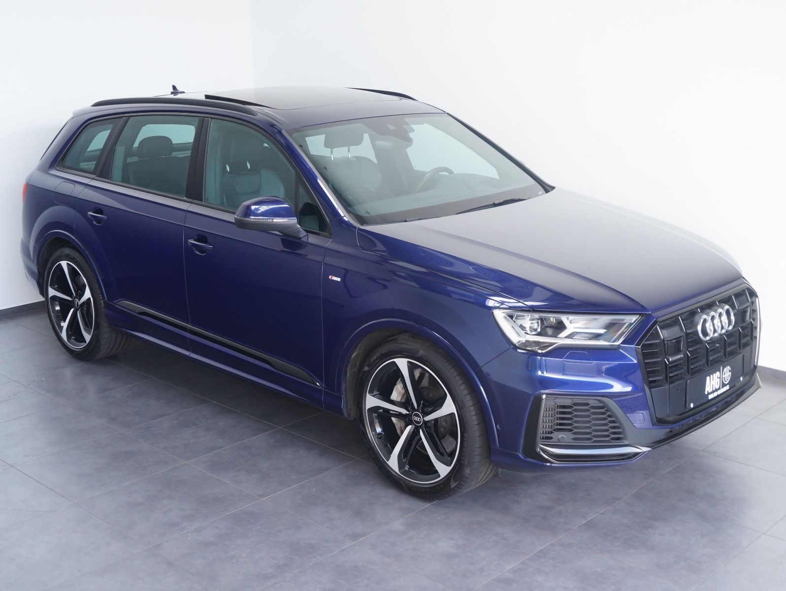 Fahrzeugabbildung Audi Q7 55 TFSI e quattro S line Sport / Plus BLACK