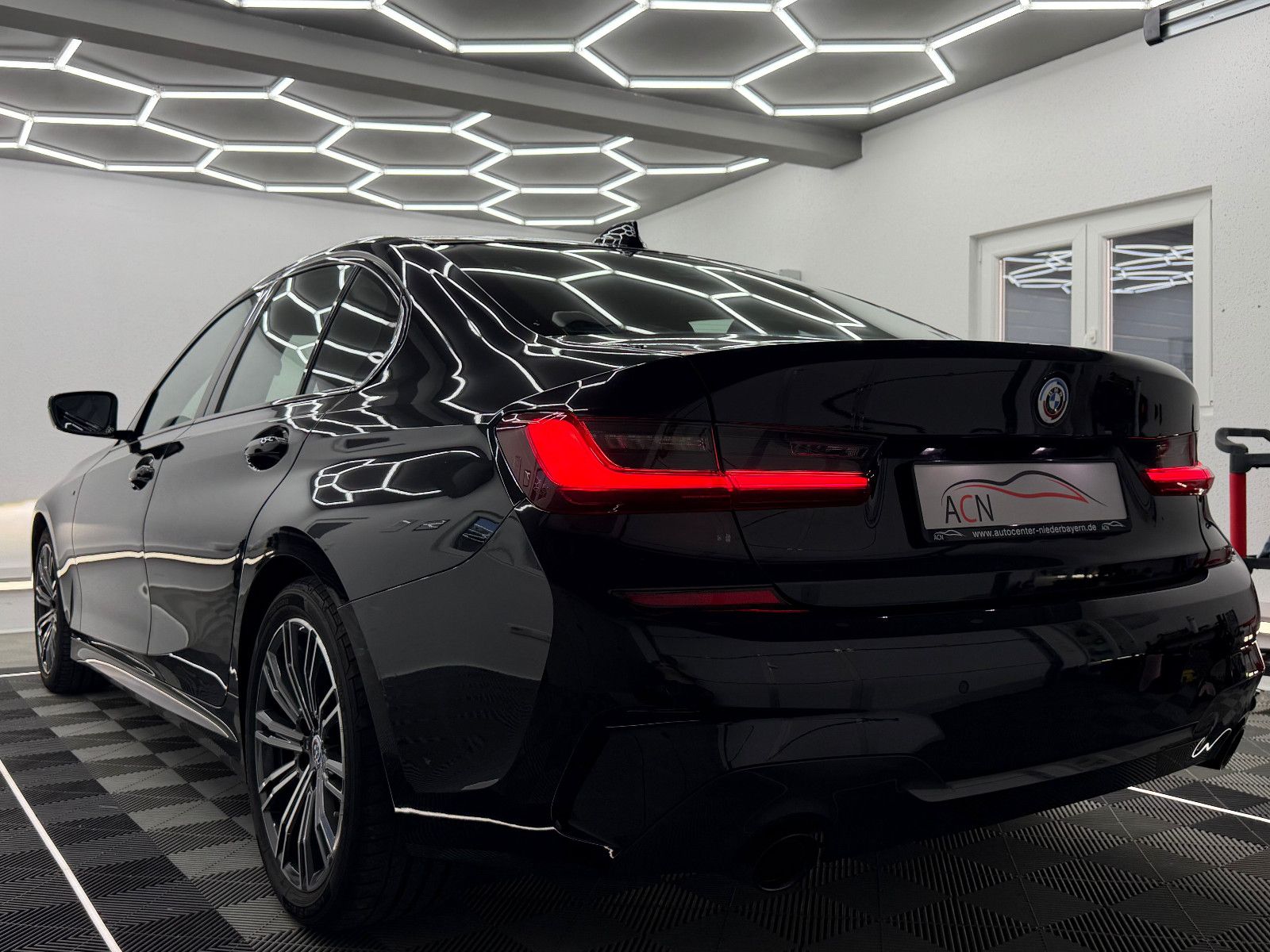 Fahrzeugabbildung BMW 330 i M SPORT/Hi-FI/VRTL COCKPIT/LASER/19% MwSt.