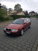 Skoda Octavia Tour Combi 2.0 Benzin - Skoda Octavia aus 2002: Kombi