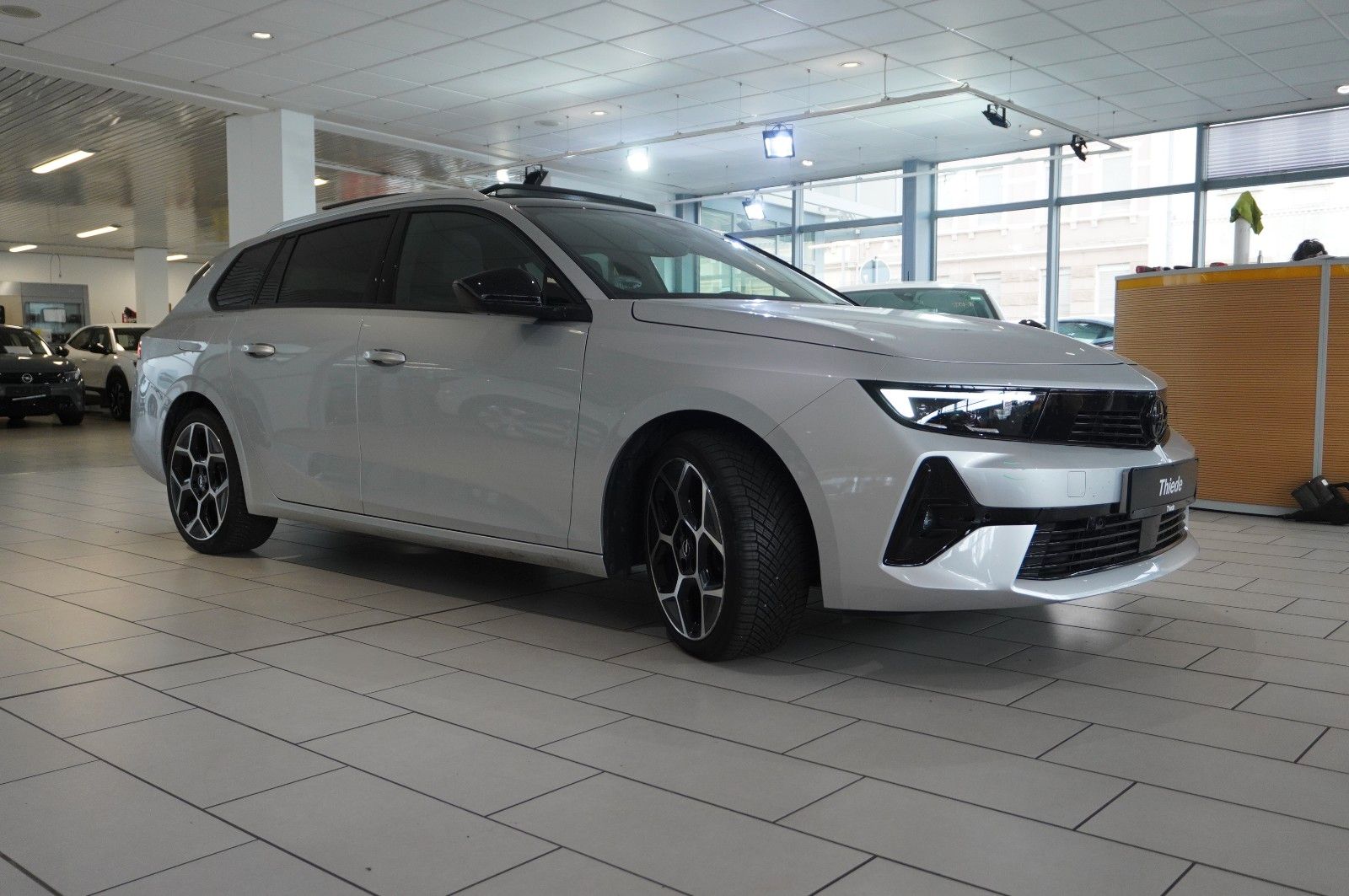 Fahrzeugabbildung Opel Astra L ST 1.5D ULTIMATE NAVI/LED/360°/PANO/DAB+