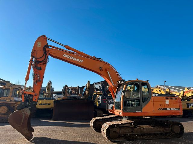 Doosan DX225LC