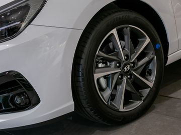 Hyundai i30 cw 1.6 Trend Navi Spurhalteassistent Kamera