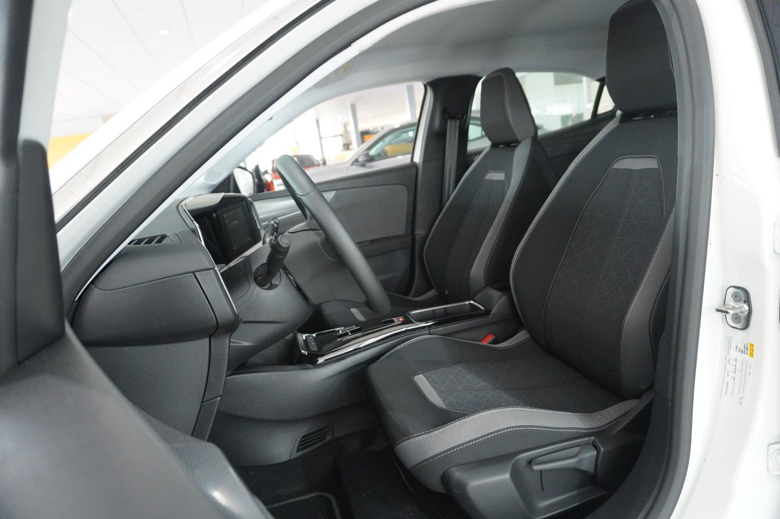 Fahrzeugabbildung Opel Mokka-e EDITION 1-PHASIG LED/KAMERA/SHZ/VIRT/DAB