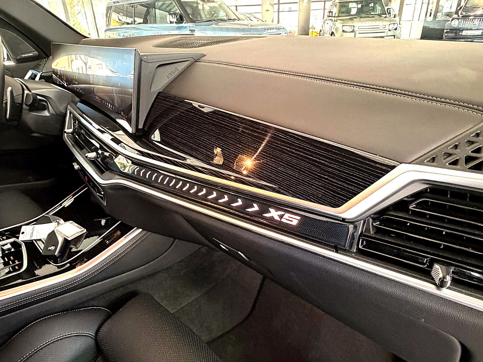 Fahrzeugabbildung BMW X5 30 d xDrive M Sport/HEAD-UP/360°/SOUND/AMBIEN