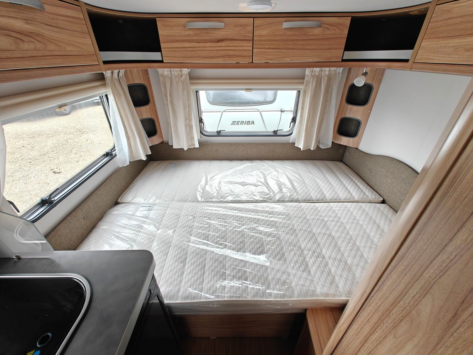 Fahrzeugabbildung HYMER / ERIBA / HYMERCAR Feeling 425 Schlafdach - JETZT 6.464€ SPAREN !!!