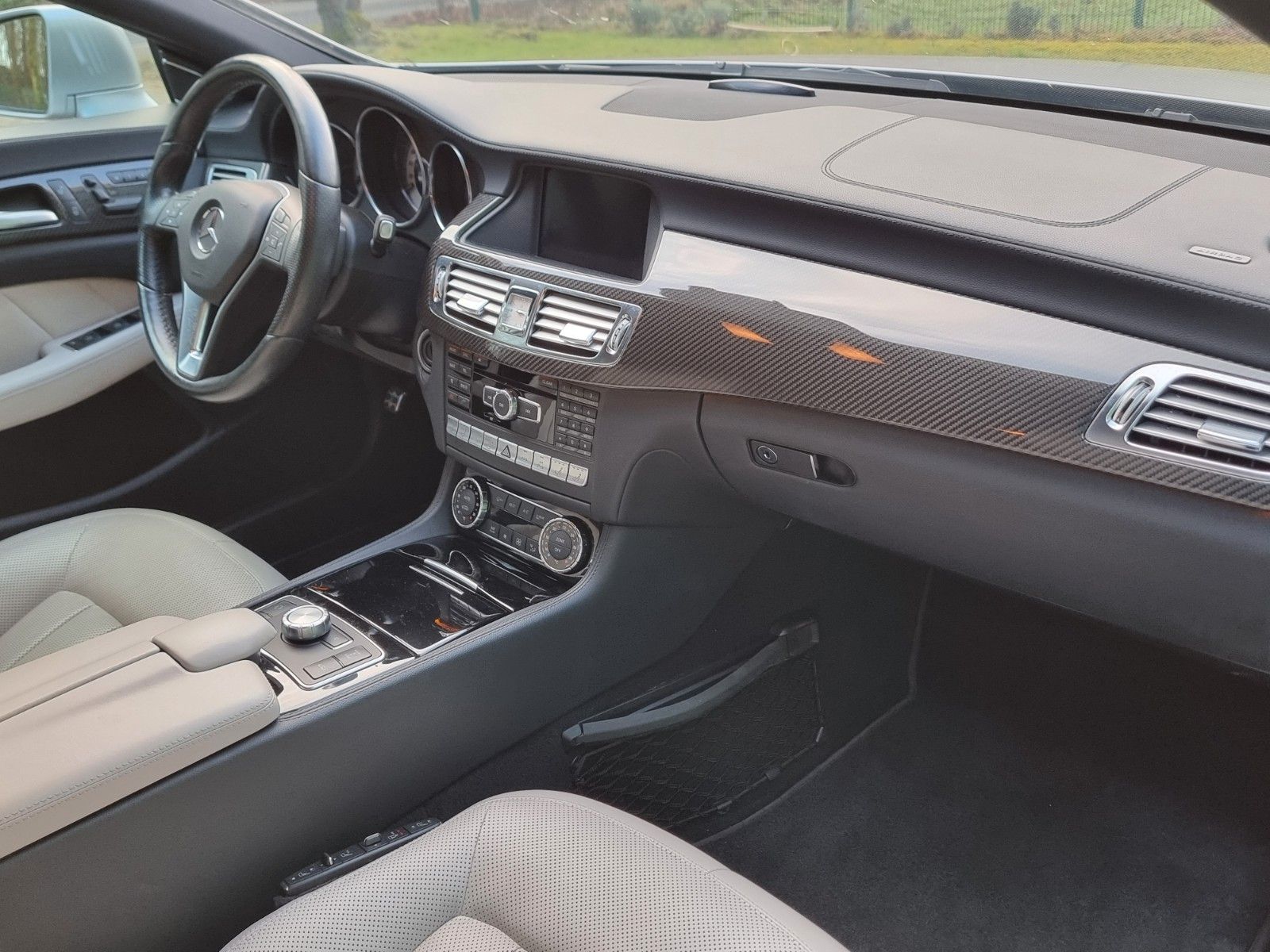 Fahrzeugabbildung Mercedes-Benz CLS 500 SB/Fahrzeug der Weltpremiere 2012