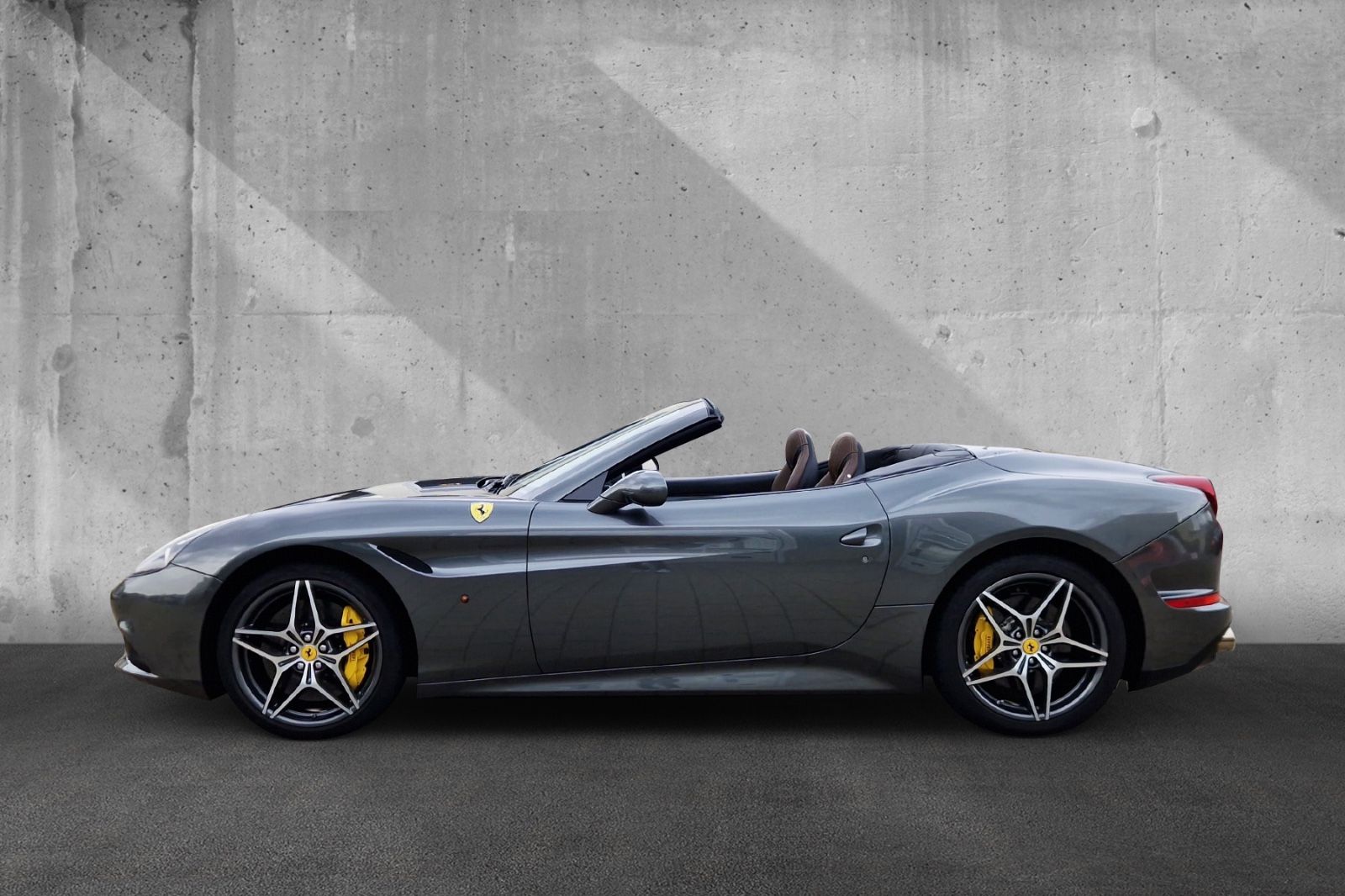 Fahrzeugabbildung Ferrari California T*CarPlay*JBL*Approved