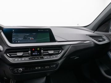 Fahrzeugabbildung BMW 120d Aut. M Sport DAB HiFi CockPitPro PDC LED