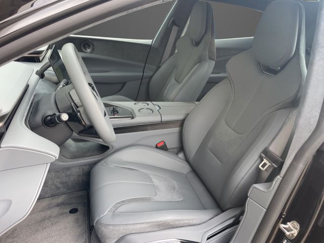 Fahrzeugabbildung Lotus Emeya Glasdach Autobahn Assistent