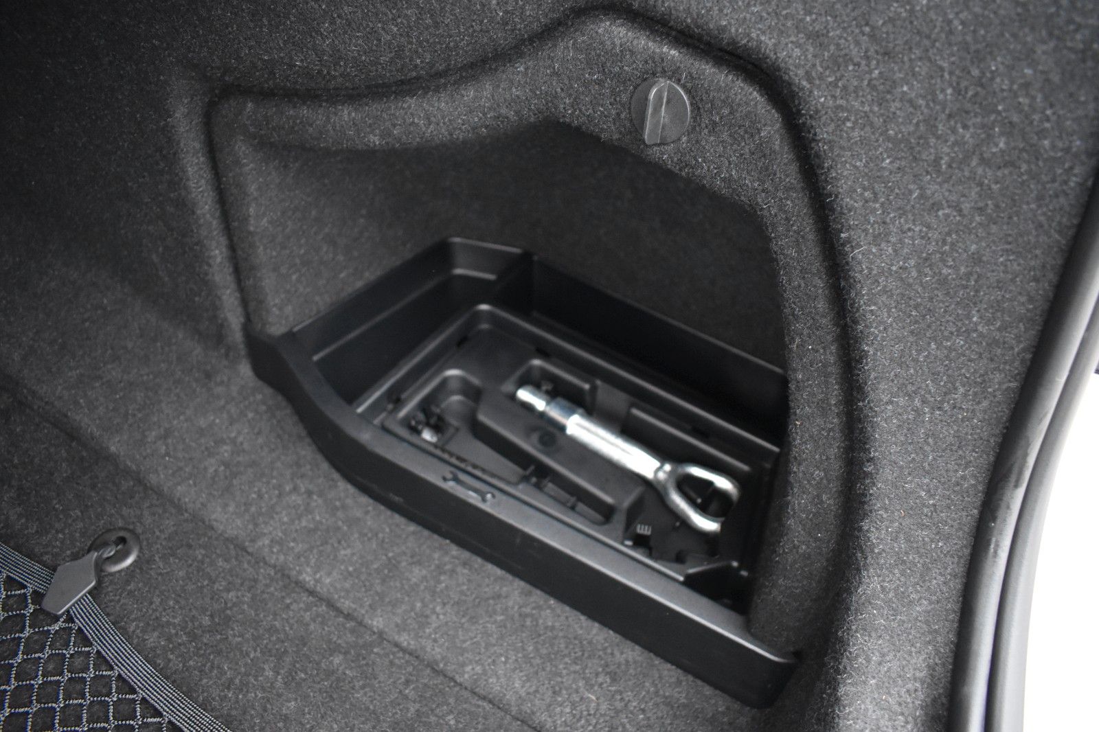 Fahrzeugabbildung BMW 320 i Limo. Sport Line