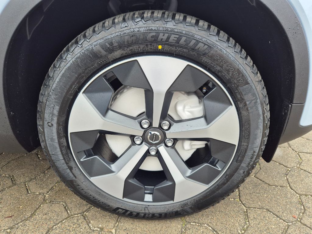 Fahrzeugabbildung Volvo XC40 B3 B DKG Core+BusinessPak+Allwetter+SOFORT
