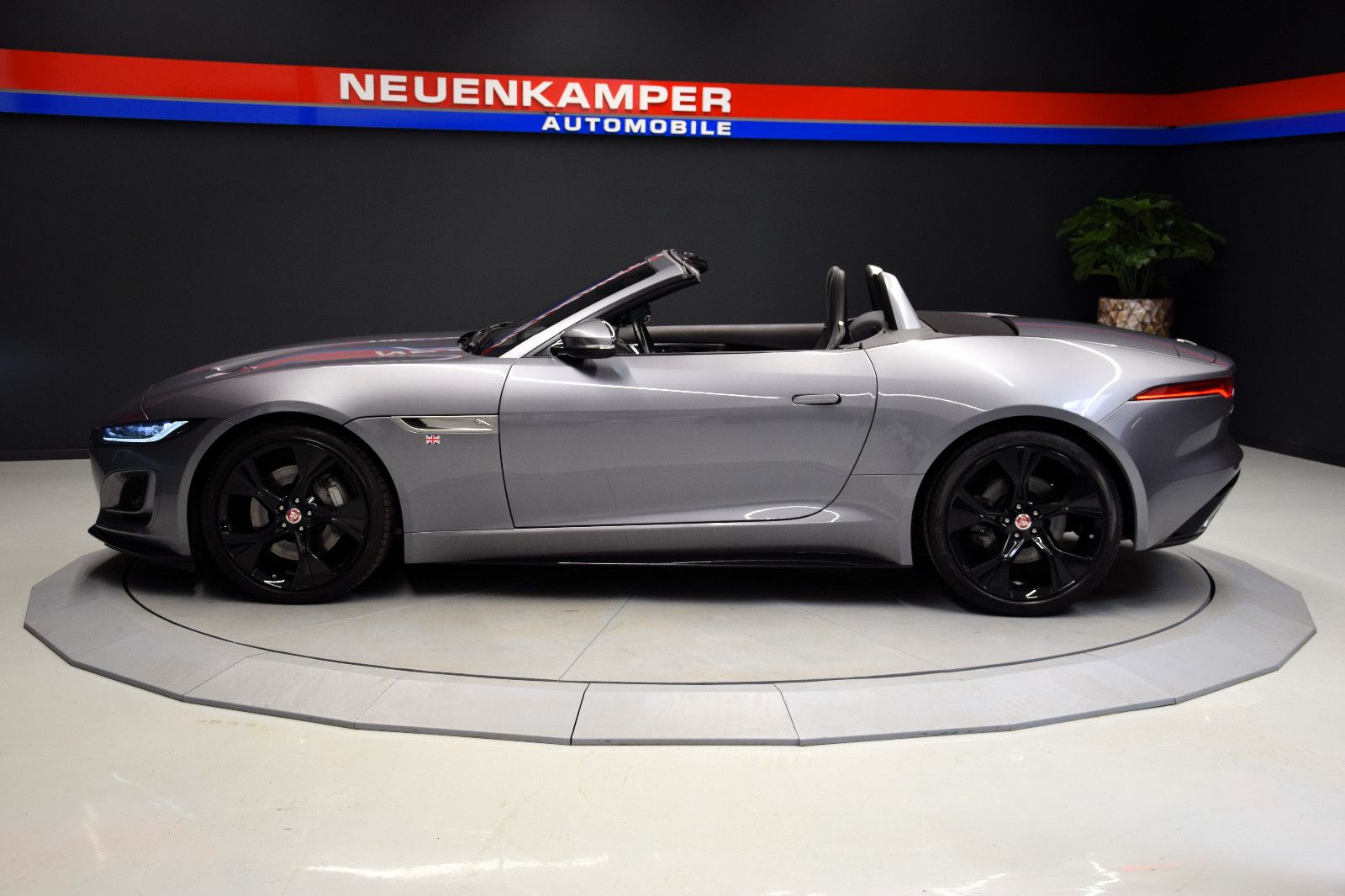 Fahrzeugabbildung Jaguar F-Type Cabriolet R-Dynamic Perf.AGA Temp. Kamera