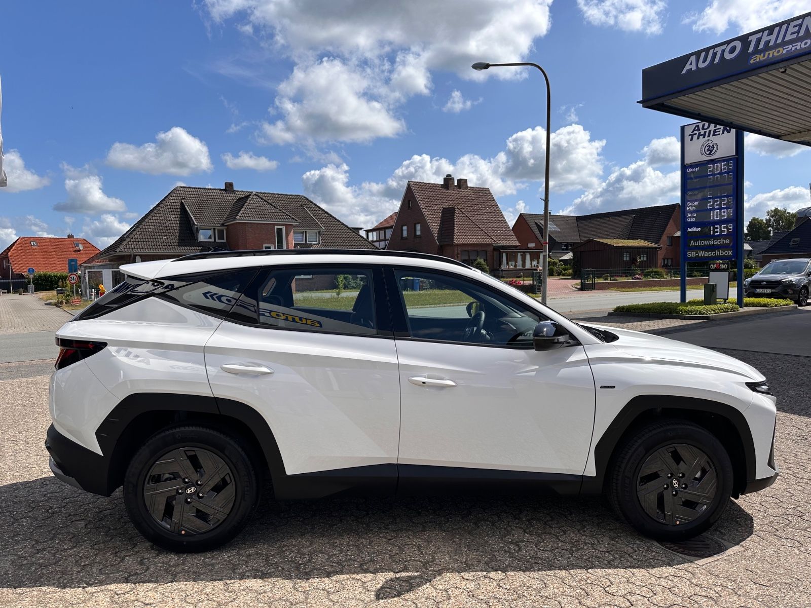 Fahrzeugabbildung Hyundai TUCSON Black-Line Hybrid 1.6 T-GDi DCT SHZG/RFK