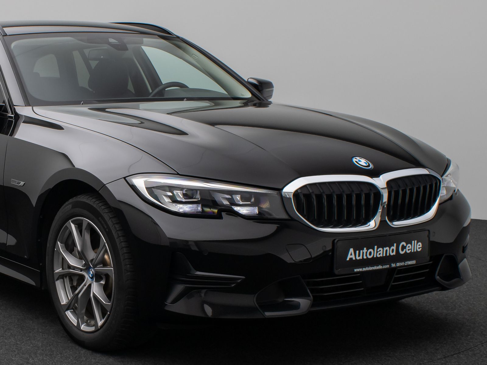 Fahrzeugabbildung BMW 330e Sport Line DAB HiFi WLAN Stop&Go PDC Alarm