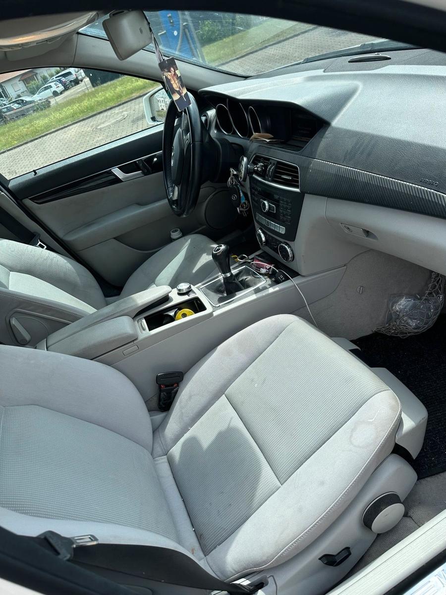Mercedes-Benz C200 2012 — photo 6