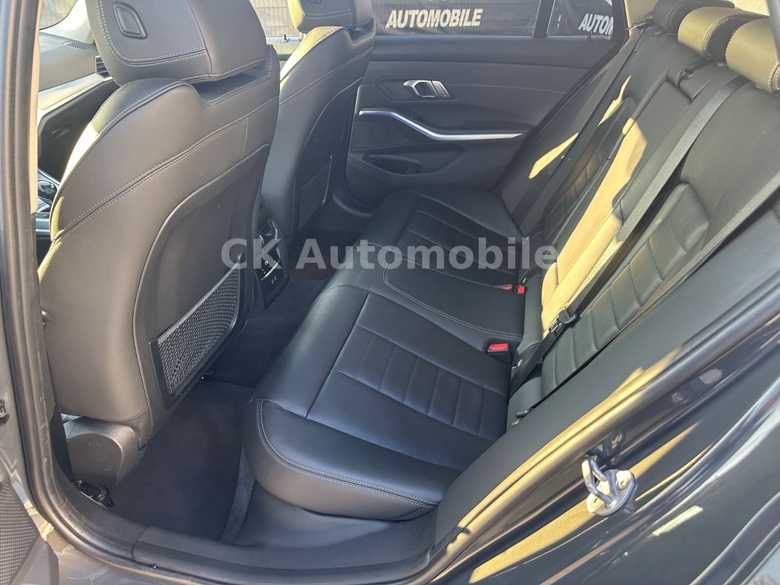 Fahrzeugabbildung BMW 320dxDrive Touring Sport-Line/Laser/Pano/ACC/AHK