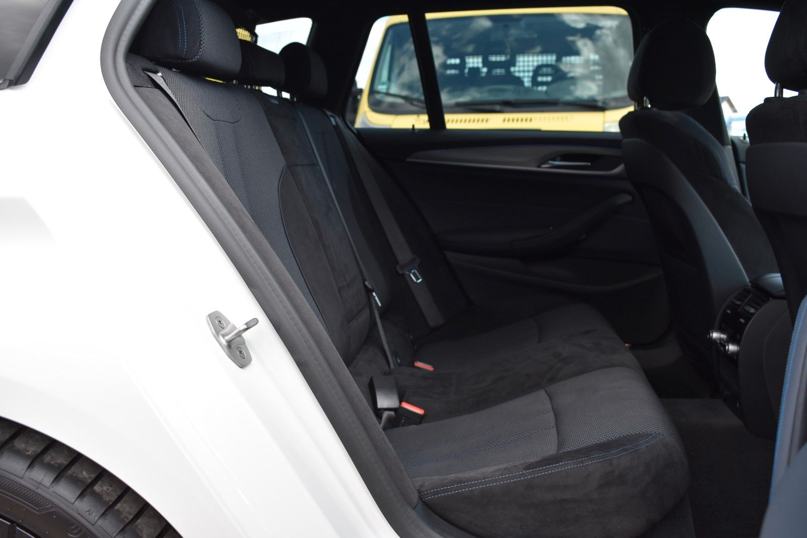 Fahrzeugabbildung BMW BMW 520d Touring  xDrive/M Sport/Anhänger/Shadow
