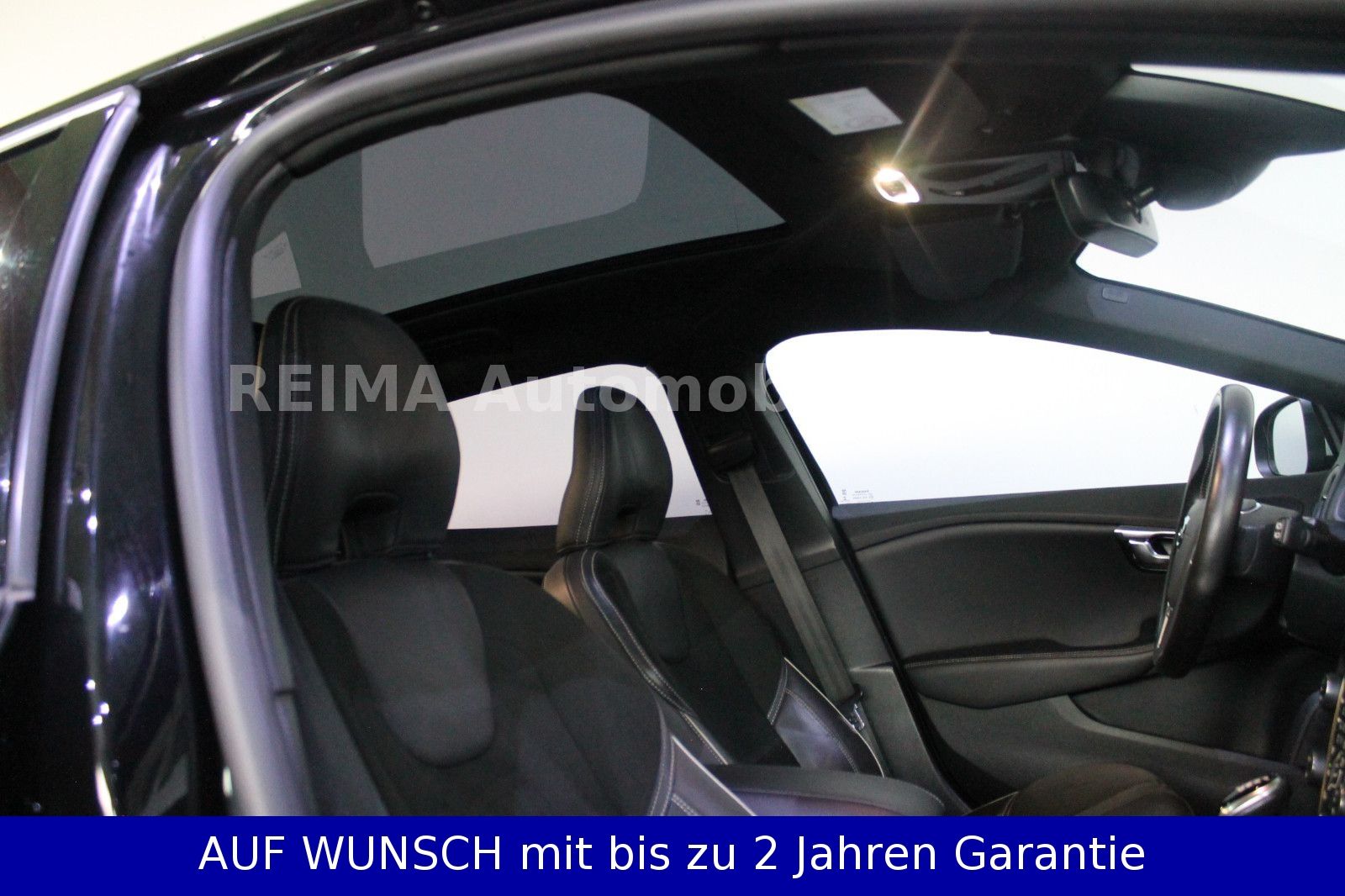 Fahrzeugabbildung Volvo V40 2,0D  R-Design, Pano, LED, H&K
