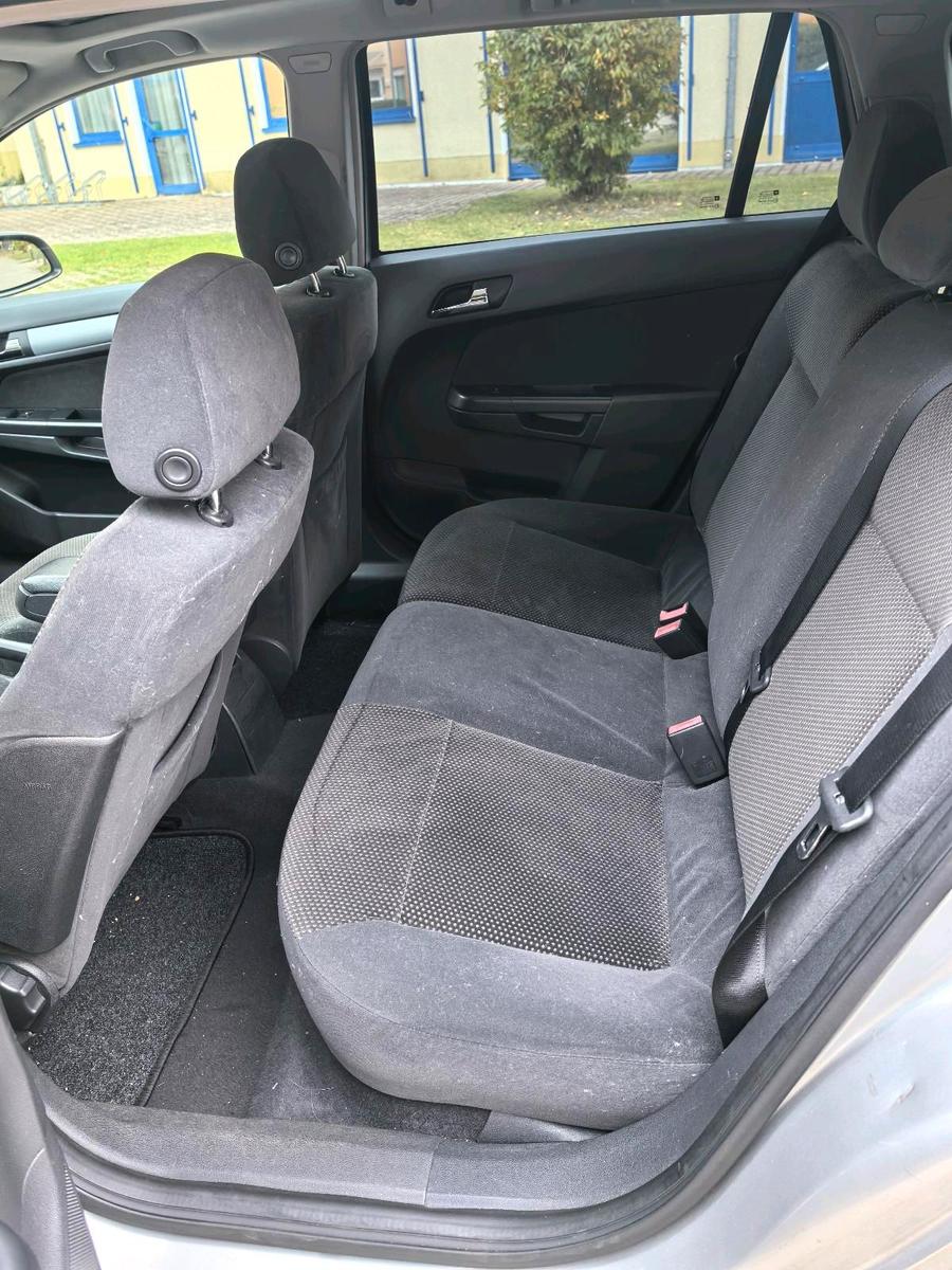 Opel Astra 2005 — photo 9