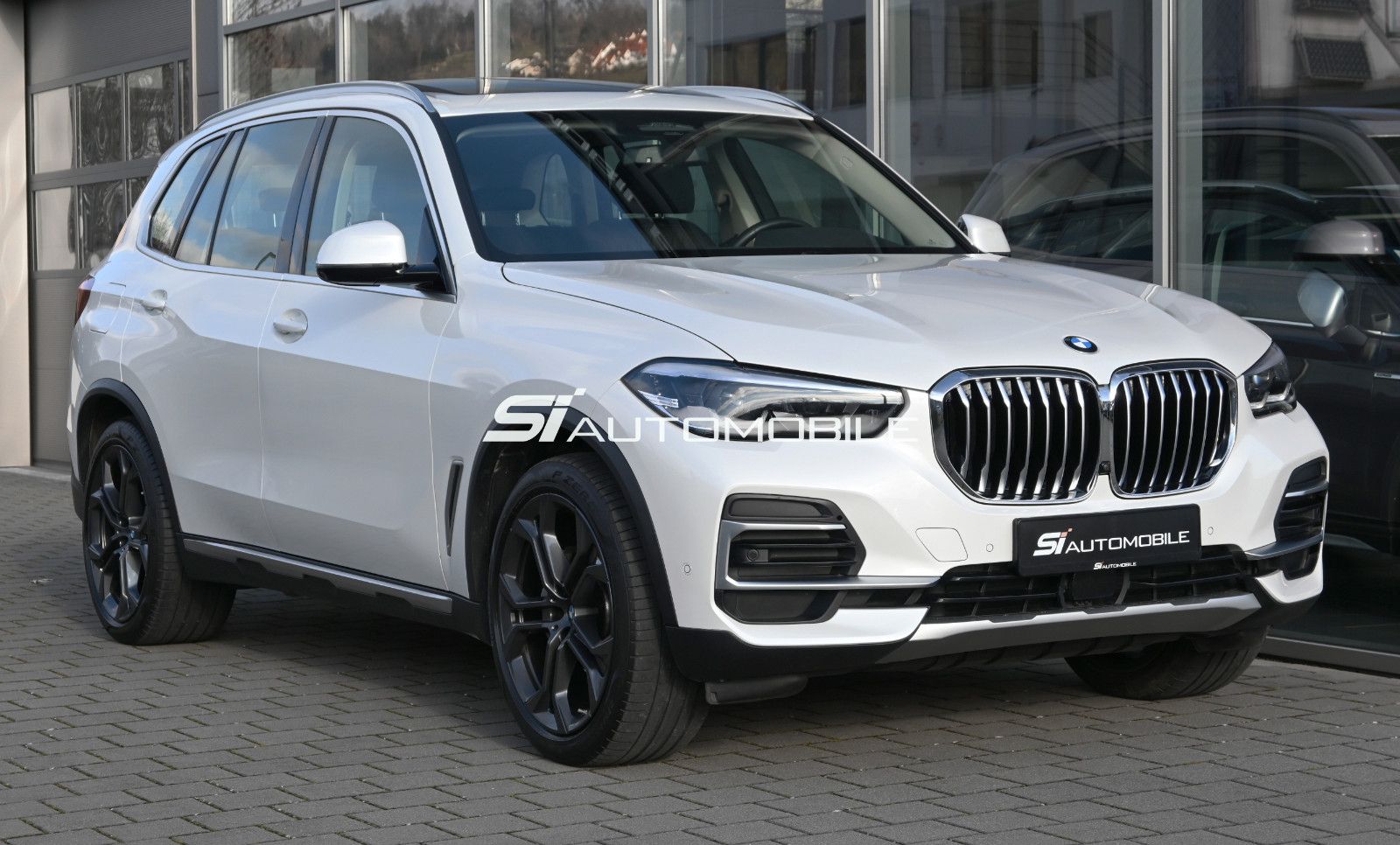 Fahrzeugabbildung BMW X5 xDr.30d xLine °UVP 109.920€°LUFTFED°360°STHZG