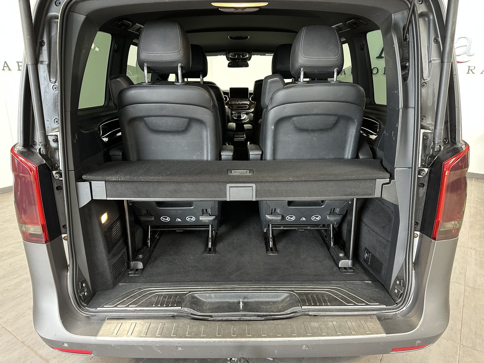 Fahrzeugabbildung Mercedes-Benz V 250 CDI Avantgarde NAV+LED+AHK+BURMESTER+360°+