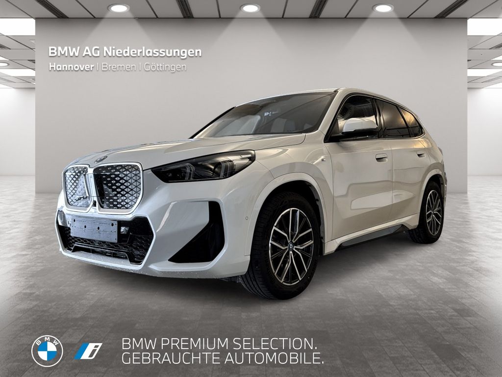 BMW iX1 xDrive30 M Sport AHK Driv.Assist.Prof LED