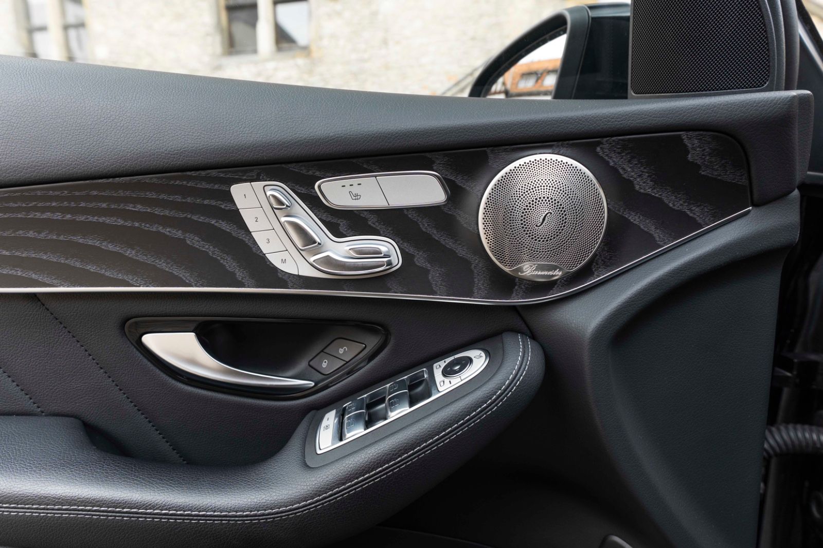 Fahrzeugabbildung Mercedes-Benz GLC 300d e 4Matic AMG BURMESTER 360° PANO M+S