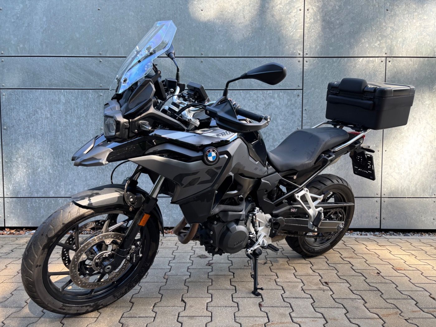 Fahrzeugabbildung BMW F 800 GS Style Triple Black Tieferlegung Topcase