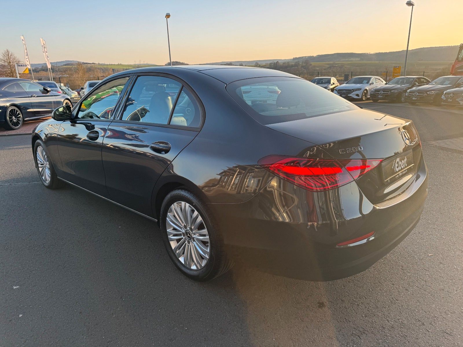 Fahrzeugabbildung Mercedes-Benz C 200 Limo+Leder+LED+Navi+DAB+ESD