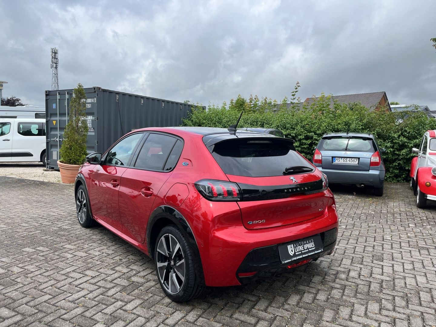 Fahrzeugabbildung Peugeot 208 GT Pack Elekto 136 Navi LED ACC CarPlay SHZ