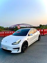 Tesla Model 3 Hinterradantrieb RWD RWD - Tesla Model 3 in Essen