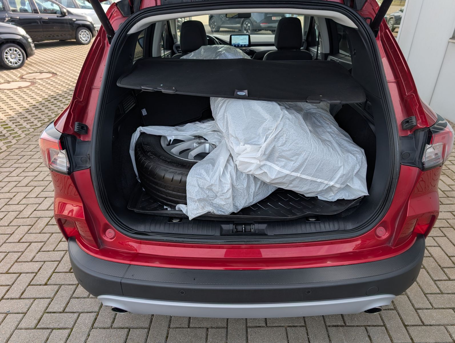 Fahrzeugabbildung Ford Kuga Titanium X PANO*LED*NAVI*CAM*PARKLENK*B&O*