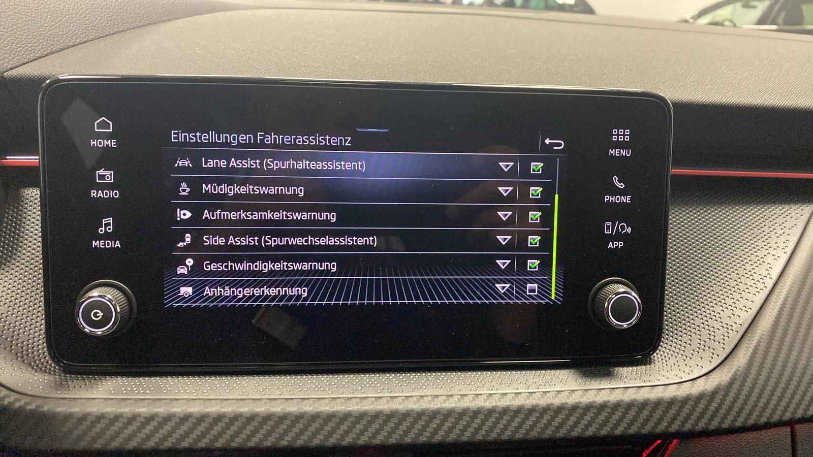 Fahrzeugabbildung SKODA Kamiq Monte Carlo 1.5TSI DSG+AHK+MATRIX+PANO+ACC