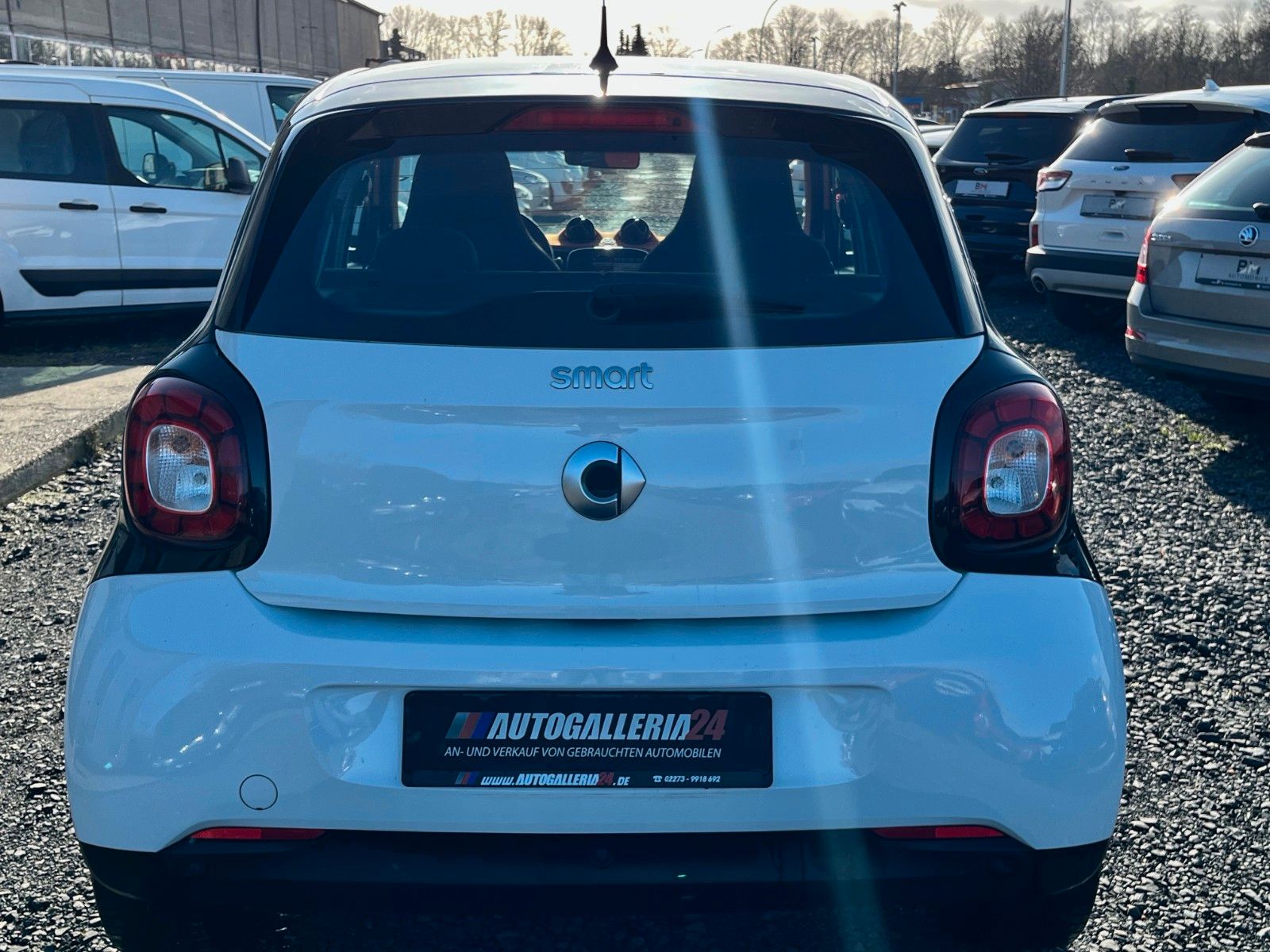 Fahrzeugabbildung Smart ForFour 1.0 passion 52kW Navi Klimaaut. Tempomat