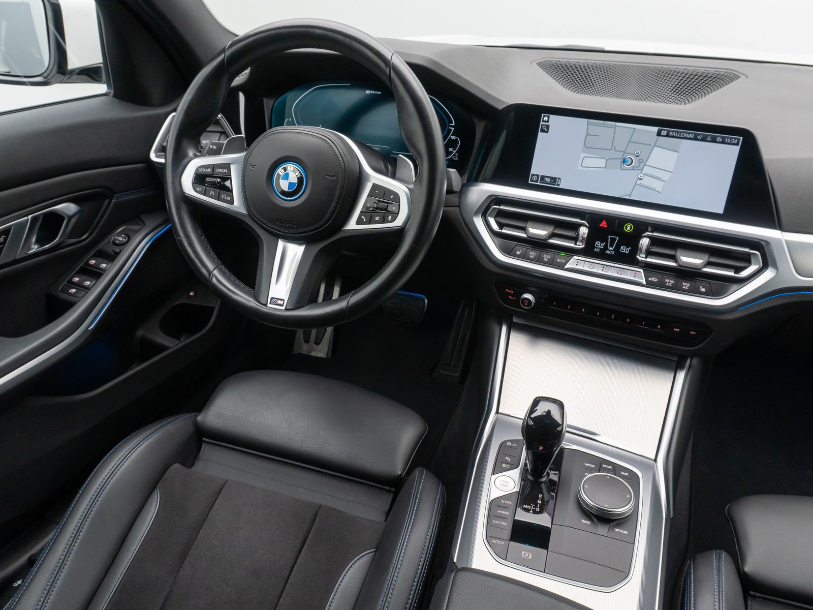 Fahrzeugabbildung BMW 320e M Sport Alarm DAB LED GeschwindigReg 19Zoll