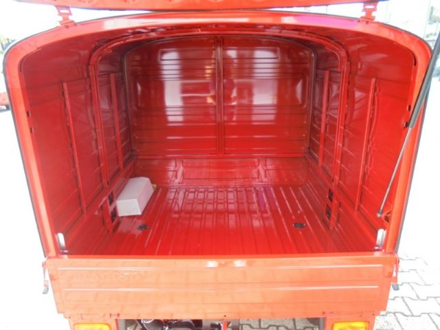 Fahrzeugabbildung Piaggio Ape 50 Kasten Heizung Unterbodenschutz Radio Dro