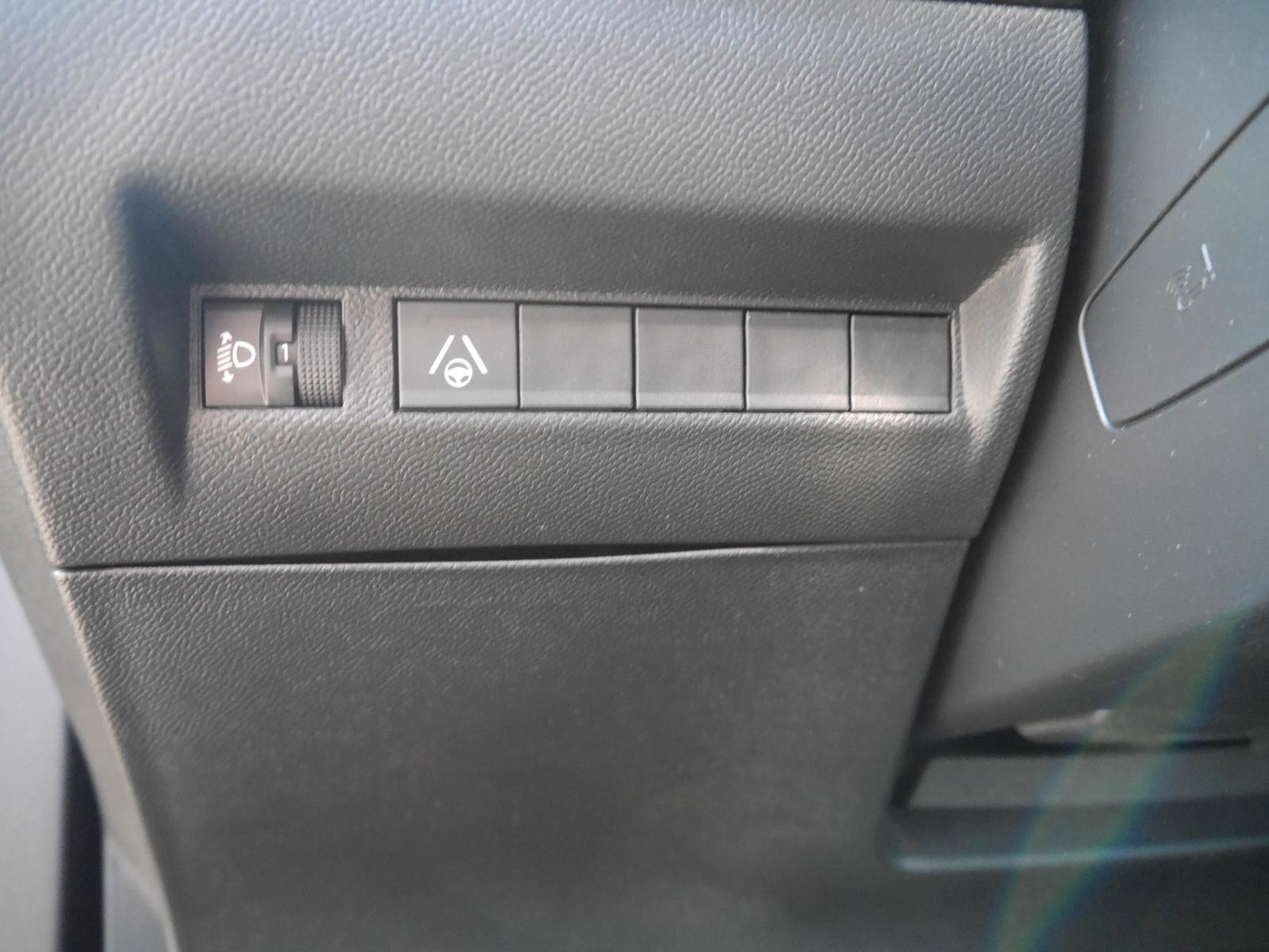 Peugeot 2008 Hybrid 145 LED/Navi/ACC/SHZ/360-Grad