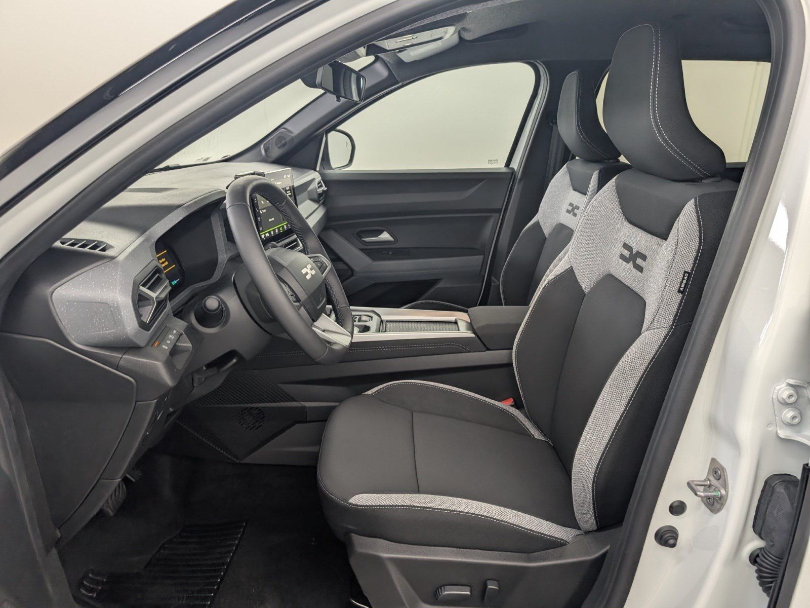 DACIA Bigster  Journey Hybrid 155 19-Zoll City – Bild 8