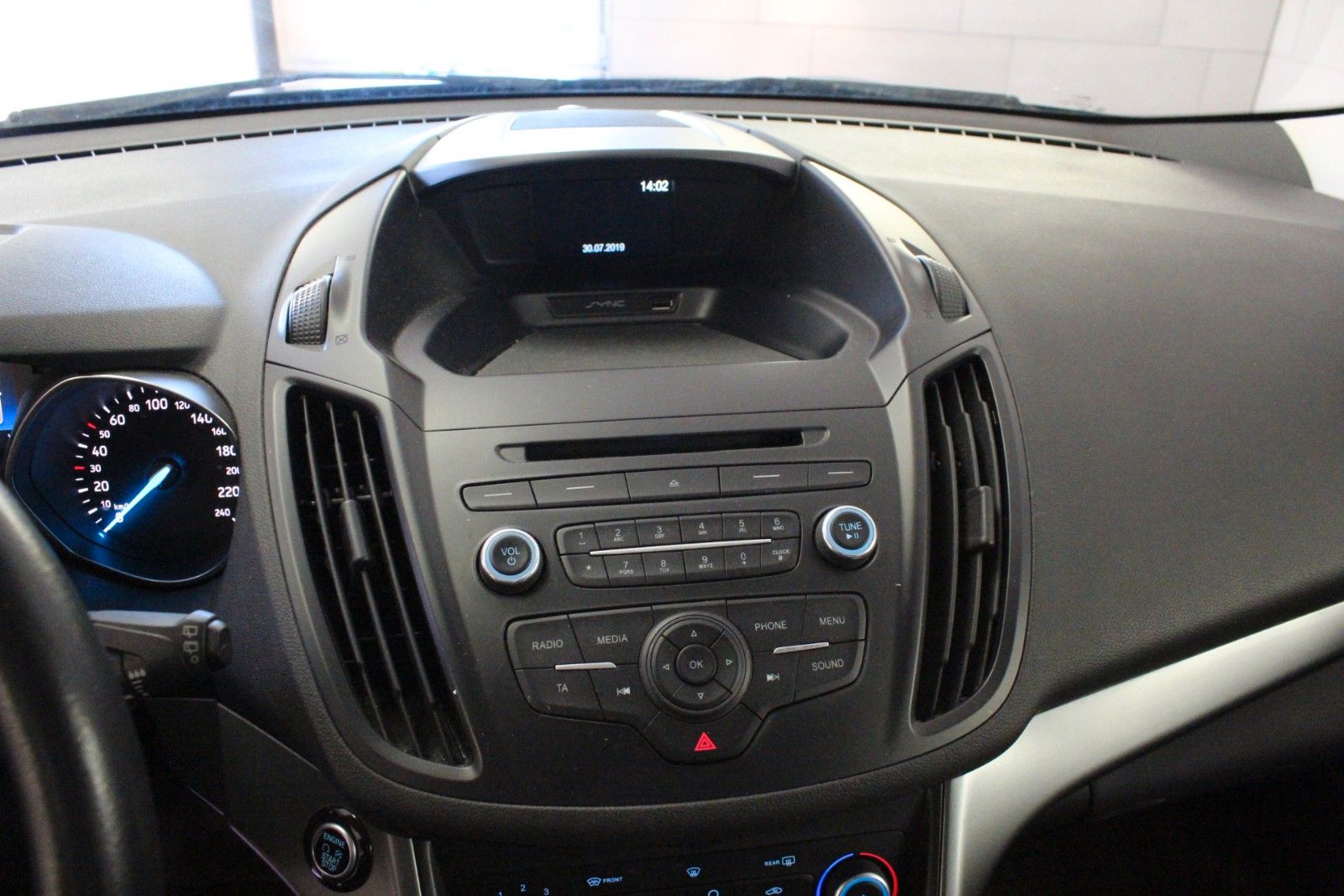 Fahrzeugabbildung Ford Kuga 1,5 Trend 4x2 Gewerbespecial