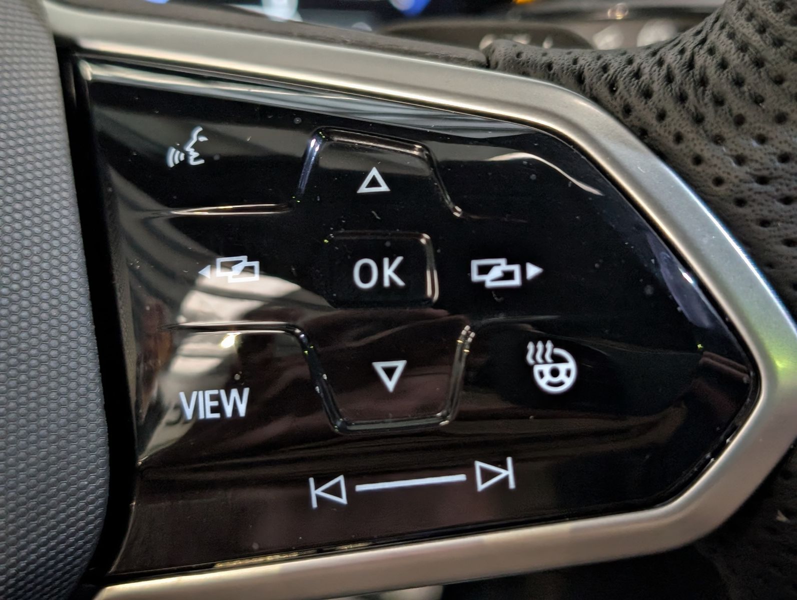 Fahrzeugabbildung Volkswagen Touareg 3.0 TDI 4M R-Line Komfort-Paket UPE 111T