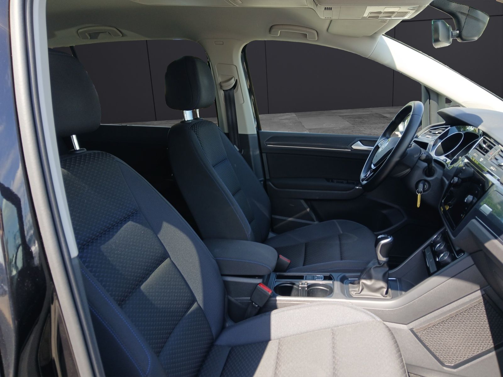 Fahrzeugabbildung Volkswagen Touran TSI United 7-Si Navi PDC SH LM