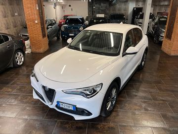 Alfa-Romeo Stelvio - 8