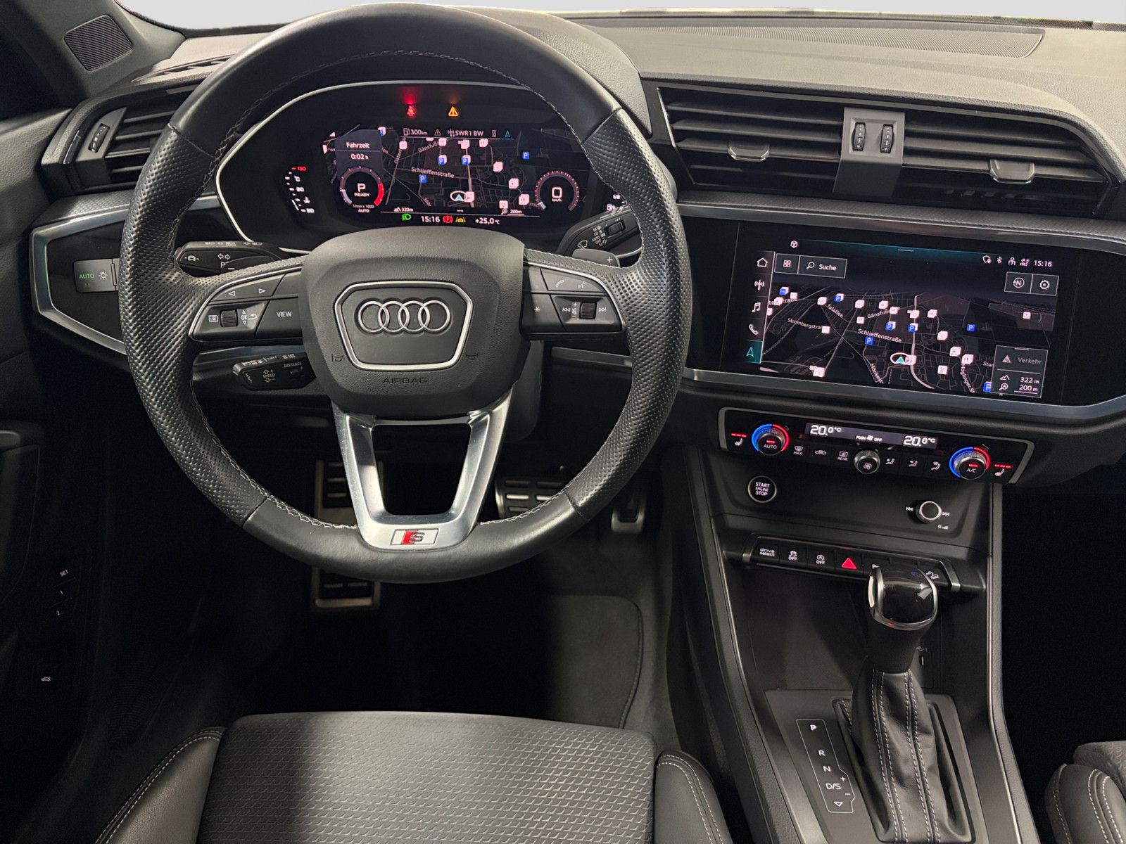 Audi Q3 45 TFSI quattro S line AHK Matrix Pano 360° foto 9