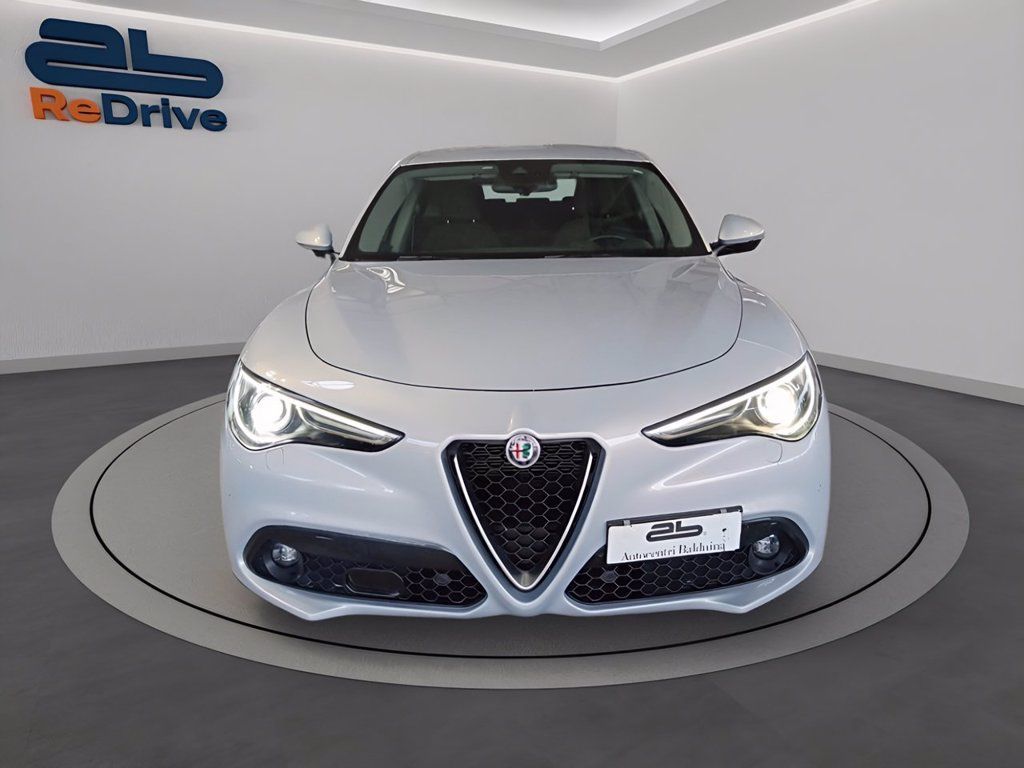 Alfa Romeo ALFA ROMEO Stelvio 2.2 t business q4 190cv auto imagem 2