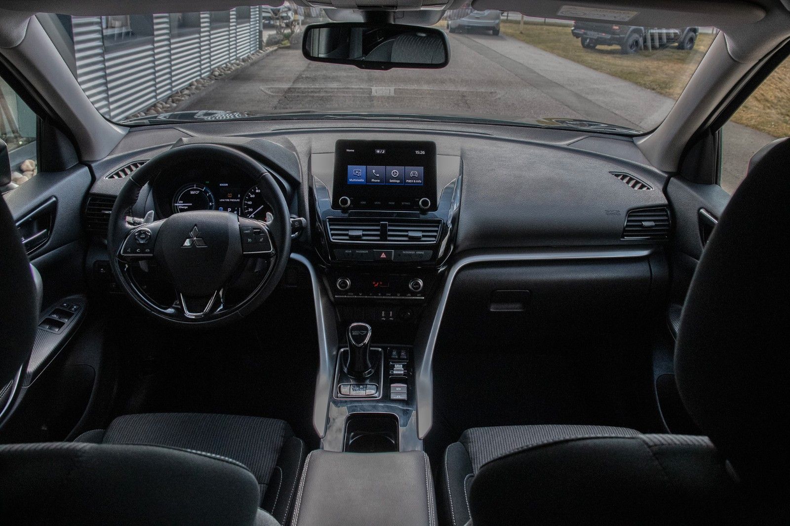 Fahrzeugabbildung Mitsubishi Eclipse Cross 2.4l Basis PHEV 4WD Temp.Tel.