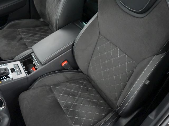 Superb COMBI SPORTLINE iV DSG+AHK+NAVI+LED+RÜCKF