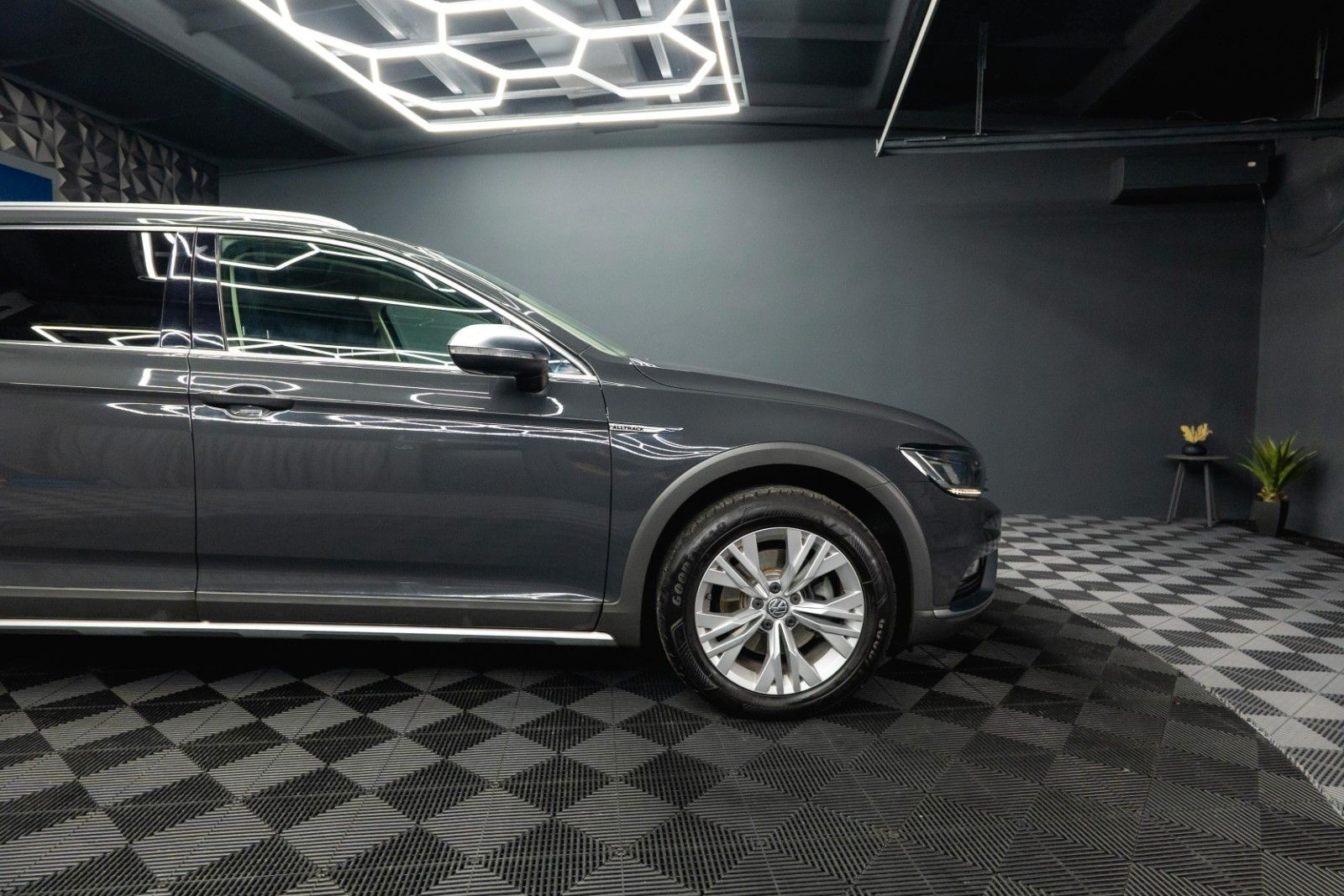 Fahrzeugabbildung Volkswagen Passat Alltrack 4Motion | Massage | LED | ACC
