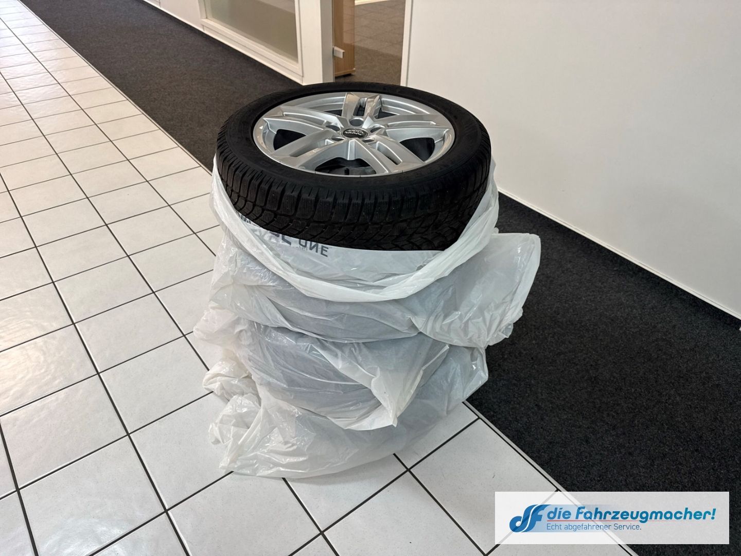 Fahrzeugabbildung Audi A4 Avant 40 TDI quattro S line 2.0 EU6d StandHZG