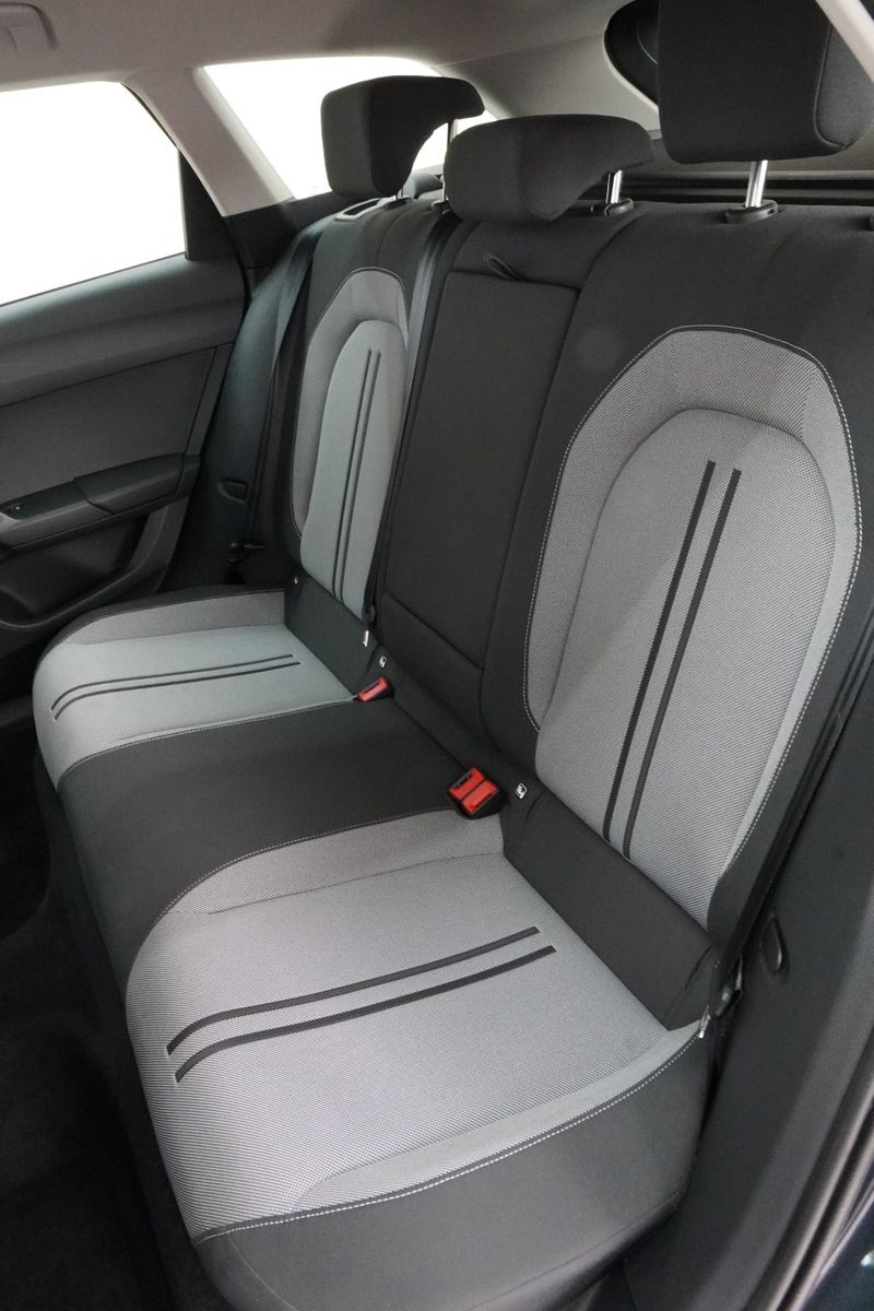 Fahrzeugabbildung SEAT Leon Sportstourer Style *Navi*Shz*CarPlay*