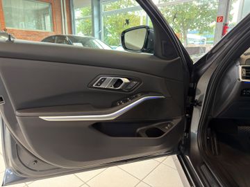 BMW 330 - 12